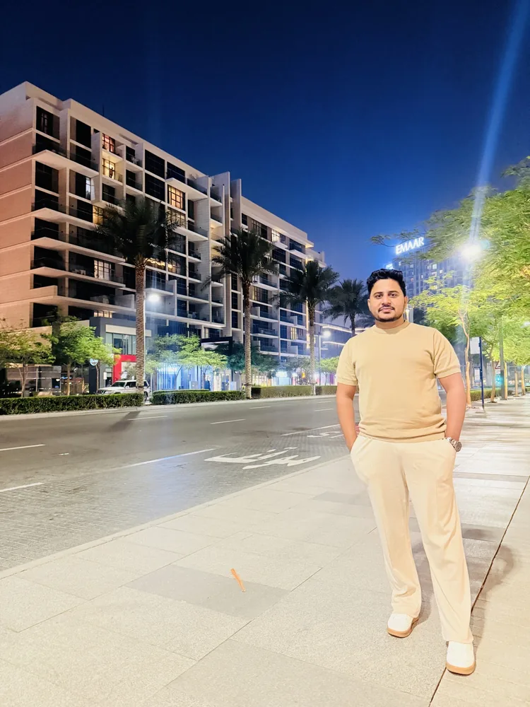 Shanawar at night in Dubai near Emaar buildings
